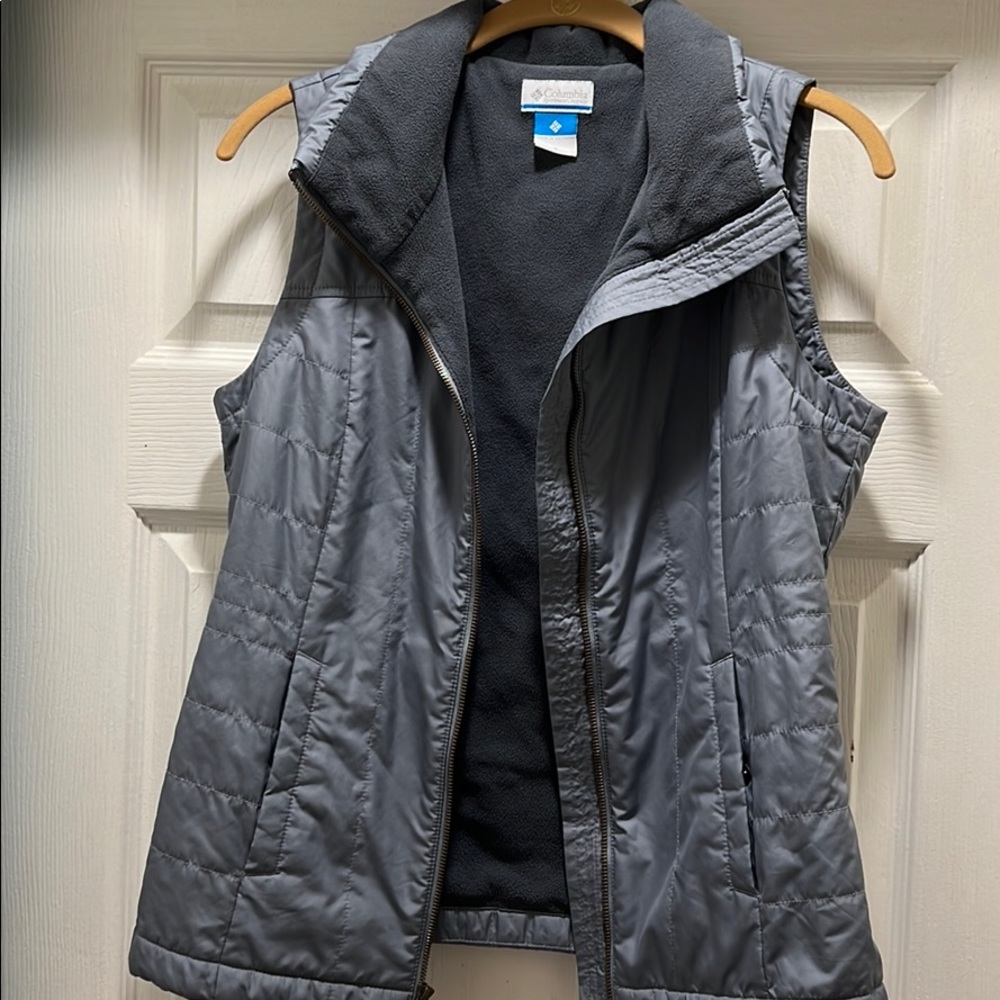Columbia vest